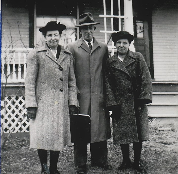 pictures/ALEXANDER & LEAH JESSUP/Florence  Erastus & Cecilia.1.jpg